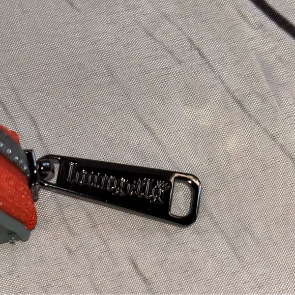 Disney Loungefly RARE Villains Queen Of Hearts Long Wallet - Picture 5 of 7